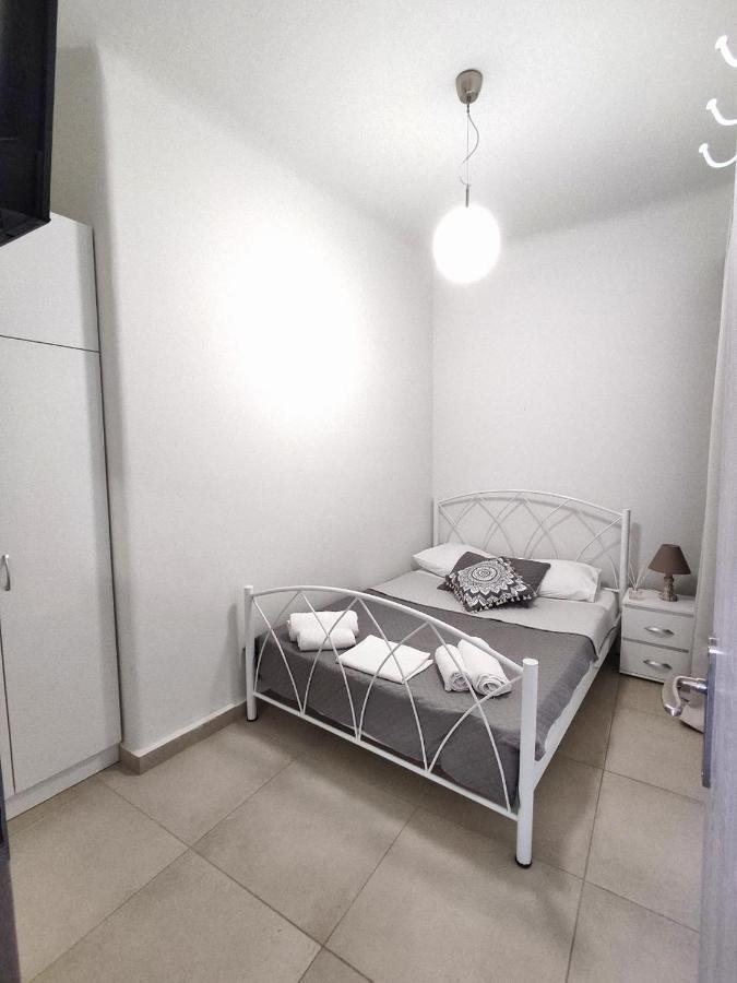 Athanasia'S Place 埃尔莫波利斯 外观 照片